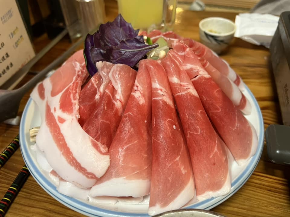 アグー専門店の長堂屋のおすすめメニューはアグー豚のしゃぶしゃぶ