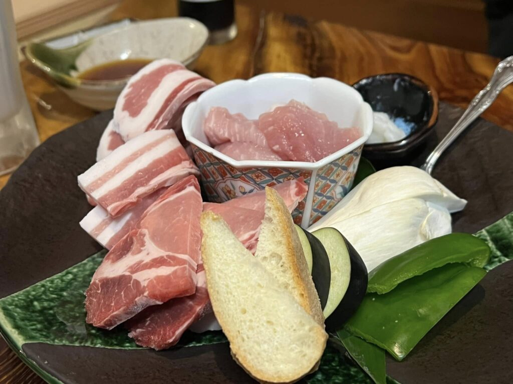 アグー豚のしゃぶしゃぶ以外のお肉も堪能できる