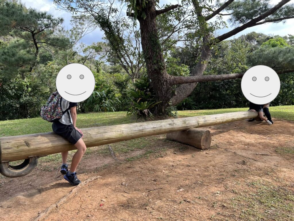 アスレチックで遊ぶ！所要時間は約20分