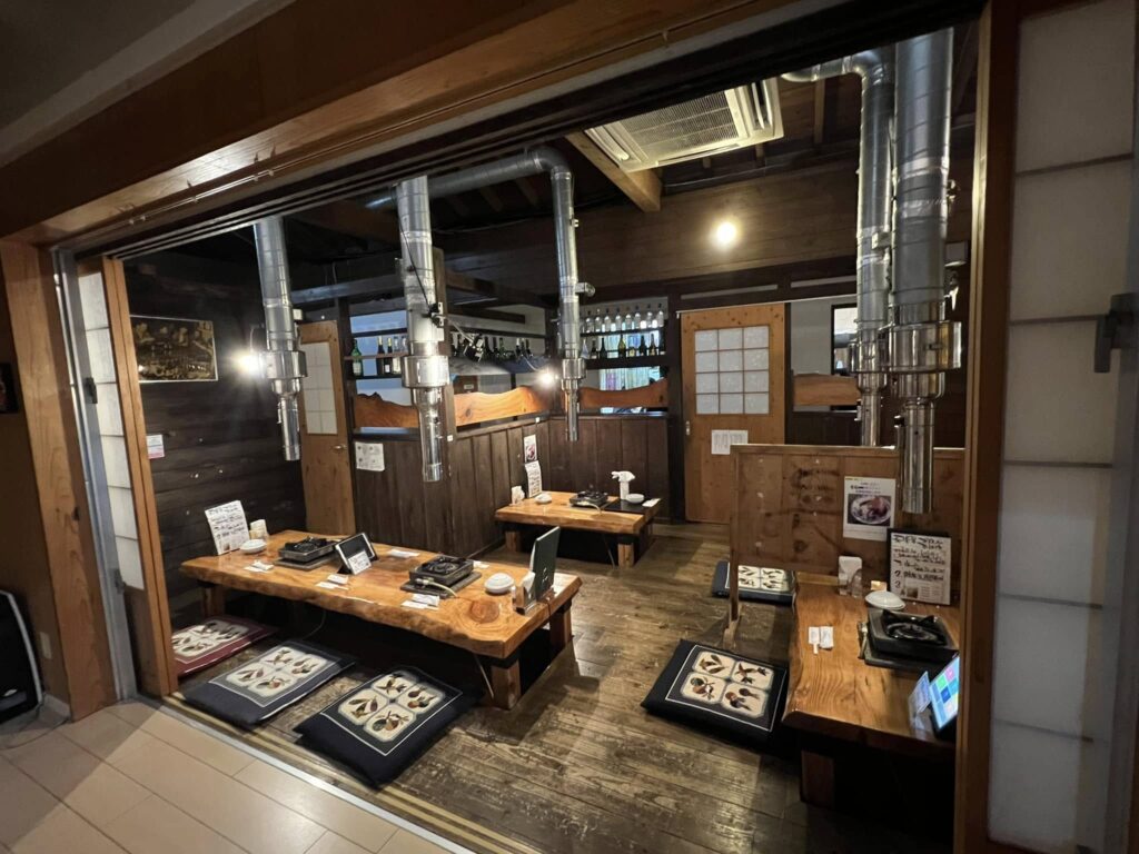 長堂屋本店の店内